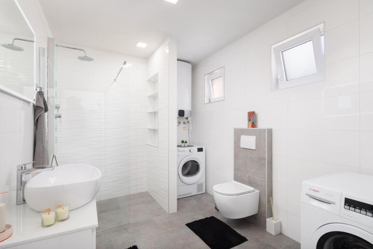 Solaris Holiday Home - Private Pool Stanici المظهر الخارجي الصورة