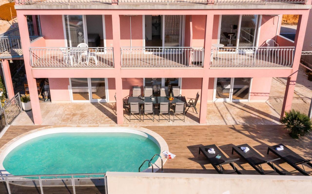 Solaris Holiday Home - Private Pool Stanici المظهر الخارجي الصورة