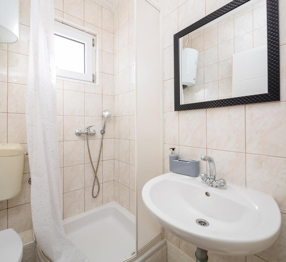Solaris Holiday Home - Private Pool Stanici المظهر الخارجي الصورة