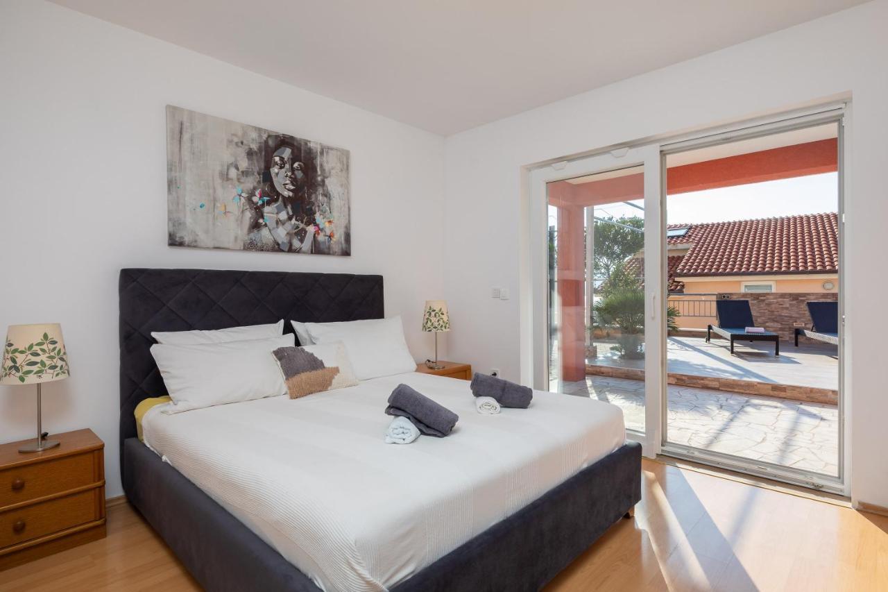Solaris Holiday Home - Private Pool Stanici المظهر الخارجي الصورة